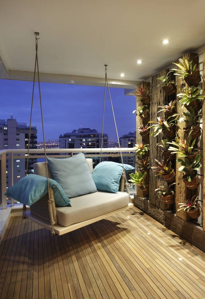 Find modern designs of balconies, porches and terraces of BC Arquitetos. Discover the ...