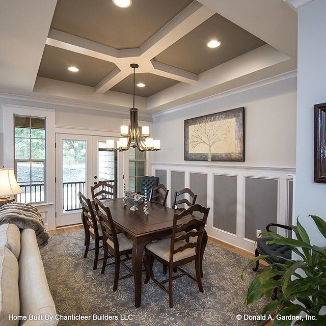 Baskerville home plan 1312 dining room.