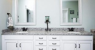 Double Vanity Master bath from the Wilkerson House Plan 1296.