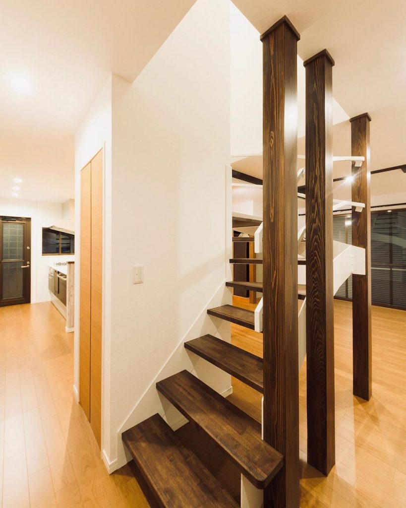 Steel stairs. Renovation.