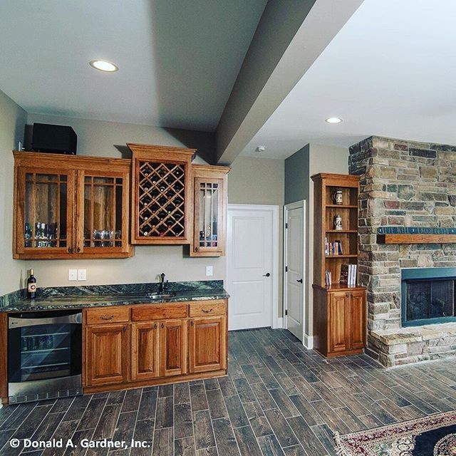 The Chatsworth Home Plan 1301-D.