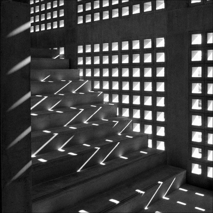 The lighting expert Tadao Ando!
,